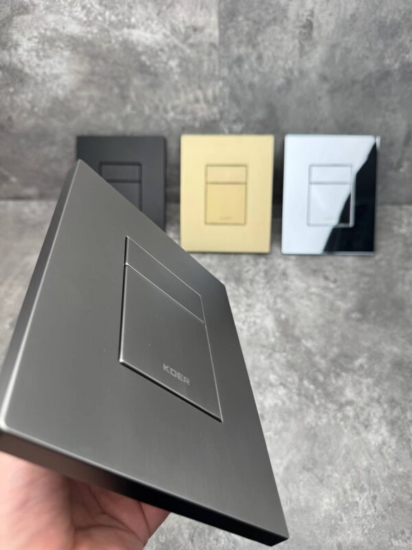 Панель змиву KOER KT-0607-07 157x198x3mm пластикова, кнопка квадратна (колір графіт) Панель змиву KOER KT-0607-07 157x198x3mm пластикова, кнопка квадратна (колір графіт)
