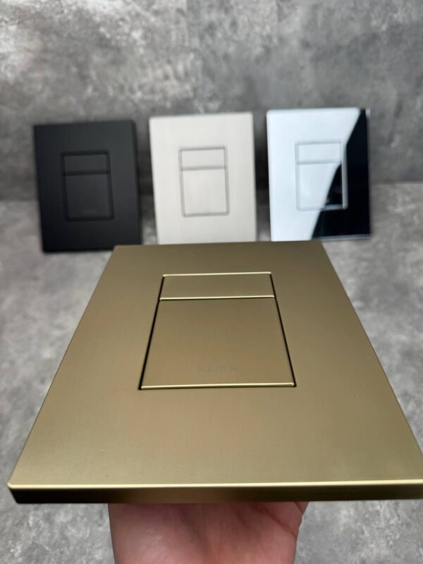 Панель змиву KOER KT-0607-12 157x198x3mm пластикова, кнопка квадратна (колір матове золото)