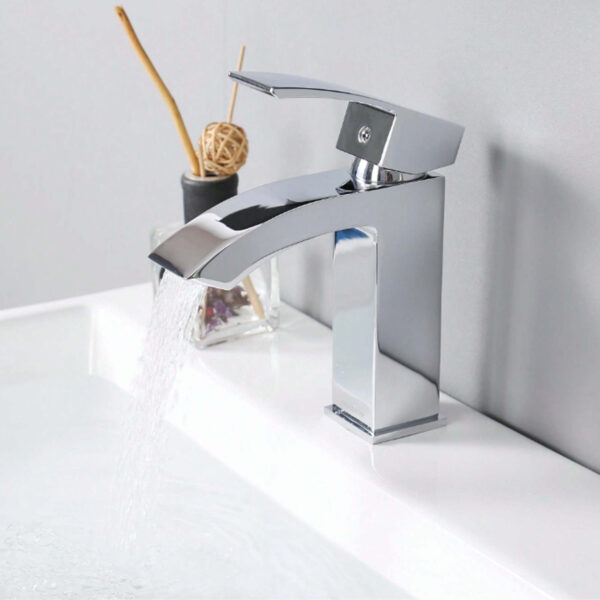 Змішувач для раковини Qtap Swan Cascada QTSWA270CRM45564 Chrome Змішувач для раковини Qtap Swan Cascada QTSWA270CRM45564 Chrome